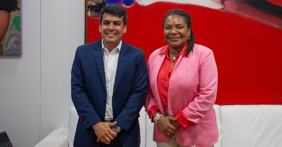 Membro do NEES junto a Ministra da Cultura